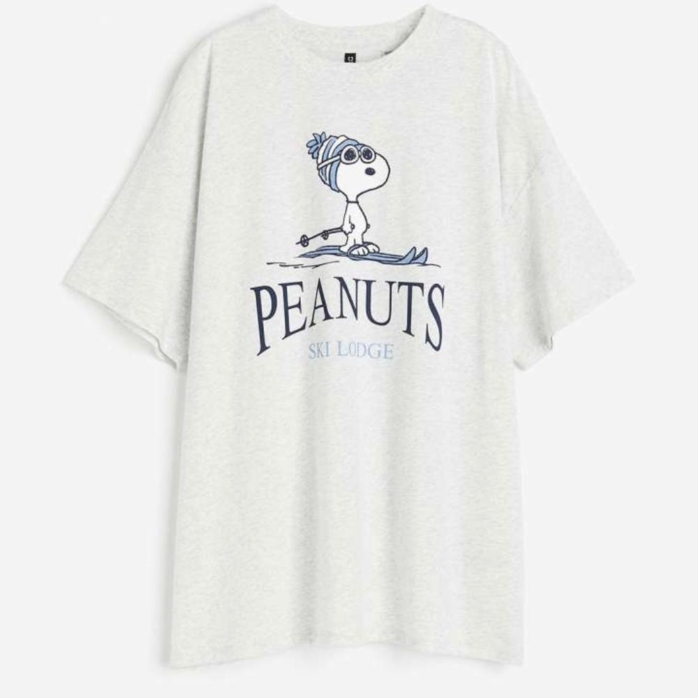 Peanuts Ski Lodge Graphic T-Shirt Oversized